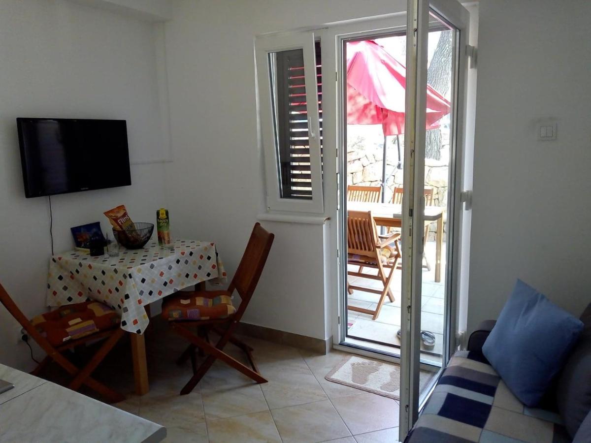 Apartman Leo Necujam Exterior photo